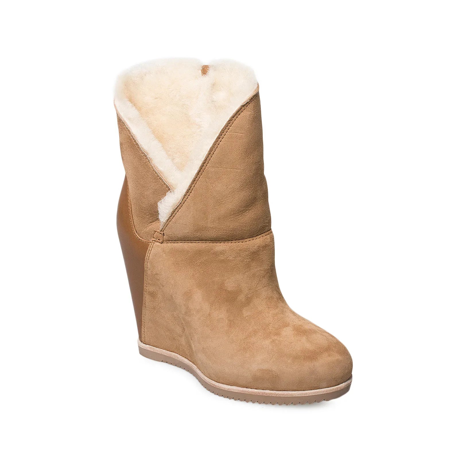 UGG Classic Mondri Cuff Chestnut Boots - Women's