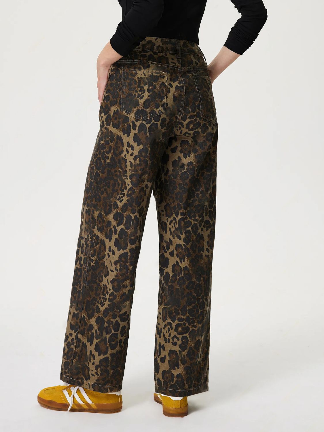 Leopard Straight Jeans with Pockets