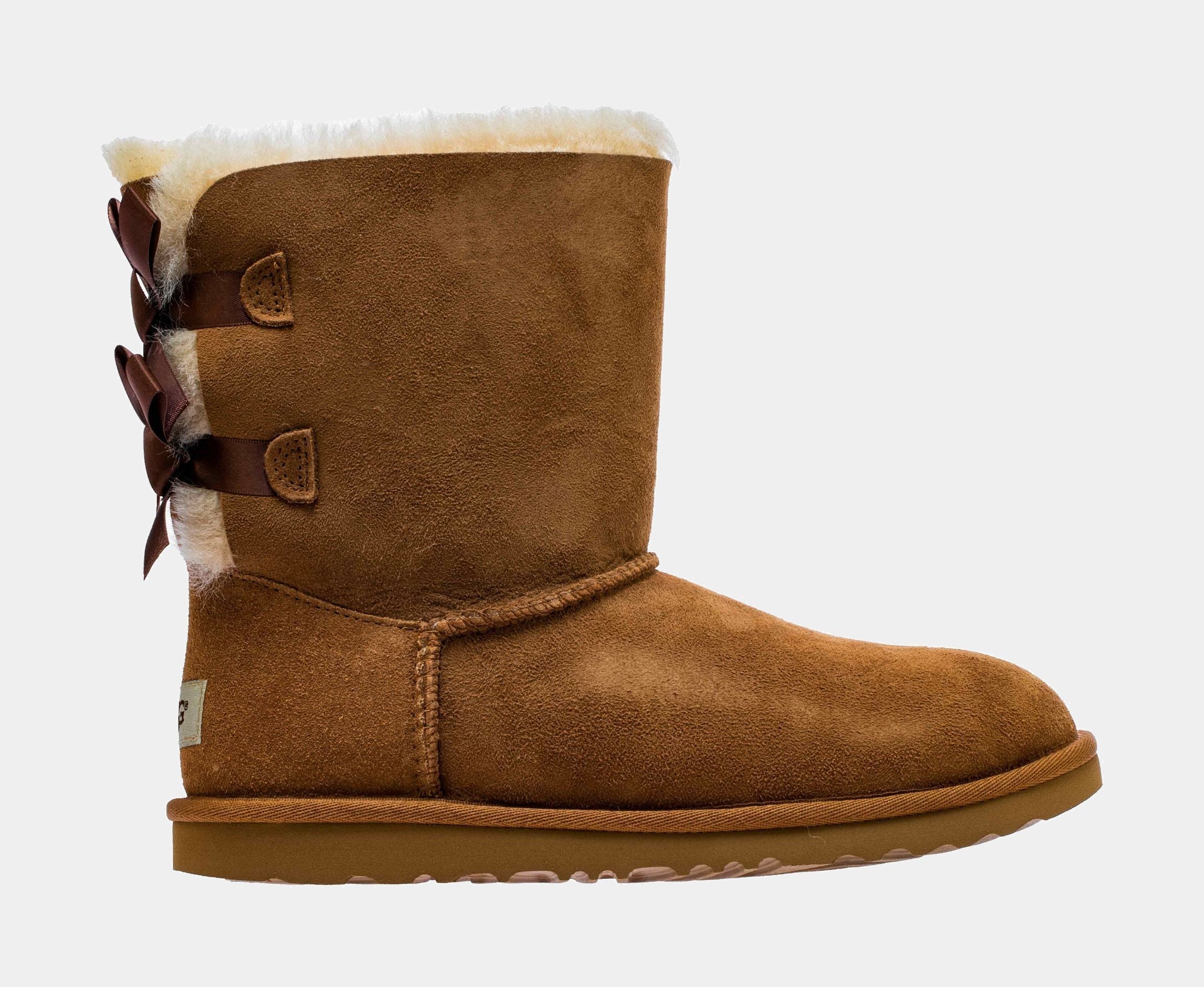 Classic Bailey Bow 2 Grade School Boots (Chestnut Brown)