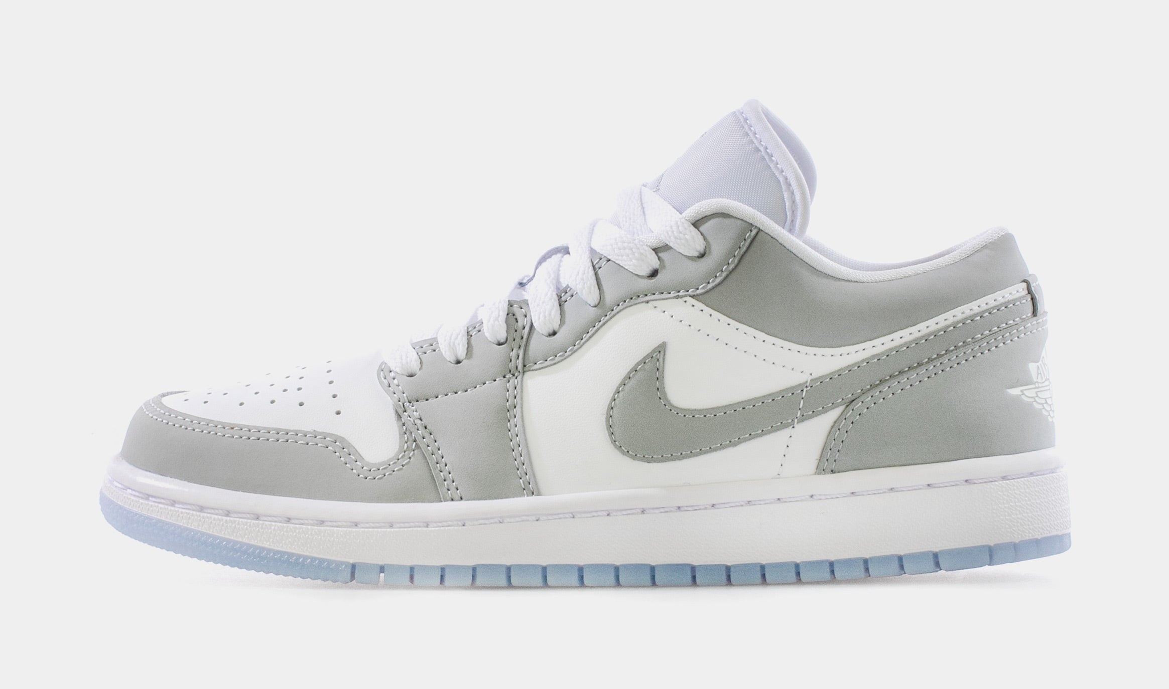 Air Jordan 1 Low Wolf Grey Womens Lifestyle Shoes (Grey/White)