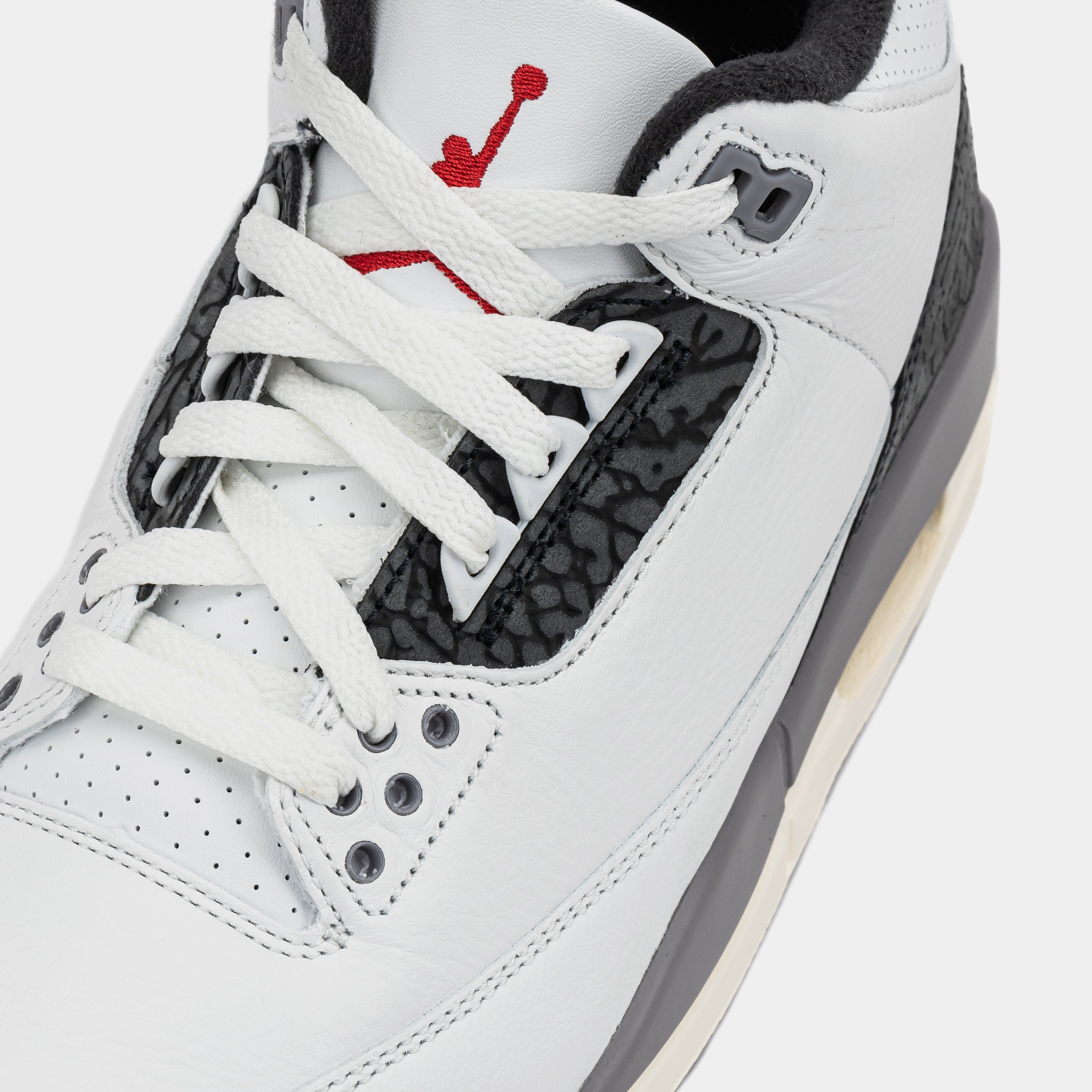 Air Jordan 3 Retro Cement Grey Mens Lifestyle Shoes (Summit White/Fire Red/Cement Grey/Black)