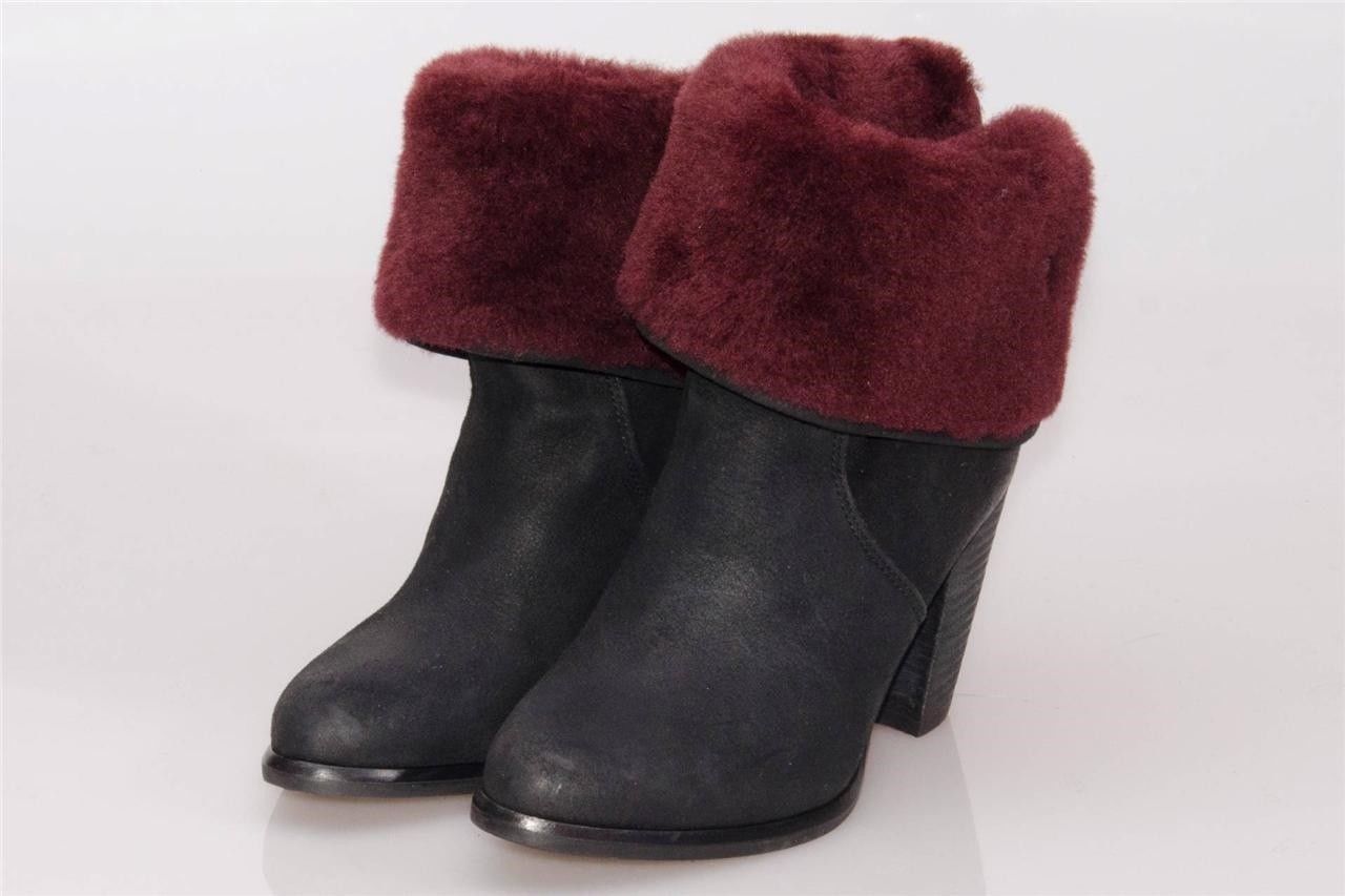 UGG LAYNA BLACK ANKLE BOOTS