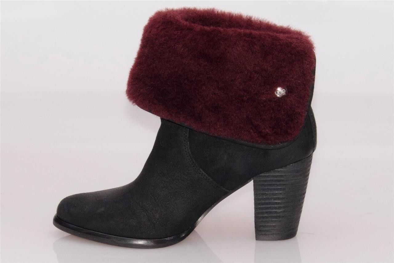 UGG LAYNA BLACK ANKLE BOOTS