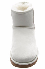 UGG CLASSIC WHITE BOOTS