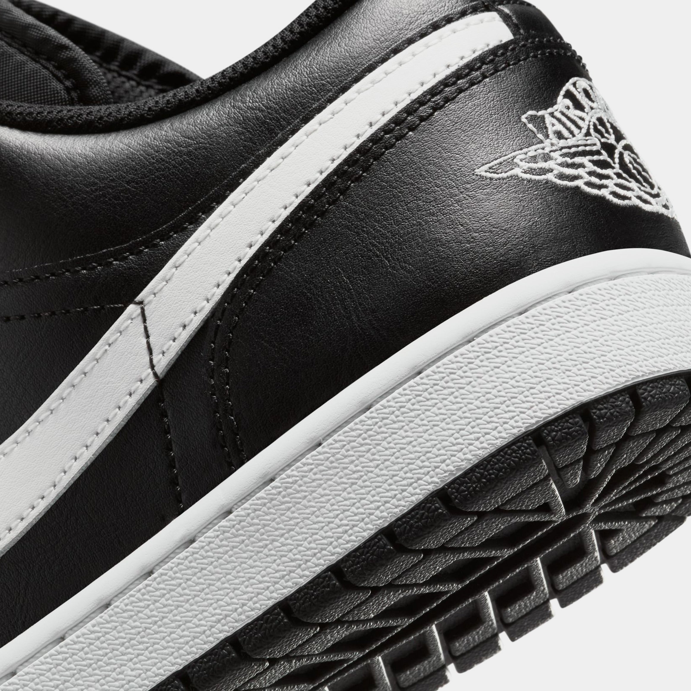 Air Jordan 1 Low Orca Mens Basketball Shoes (Black/White)