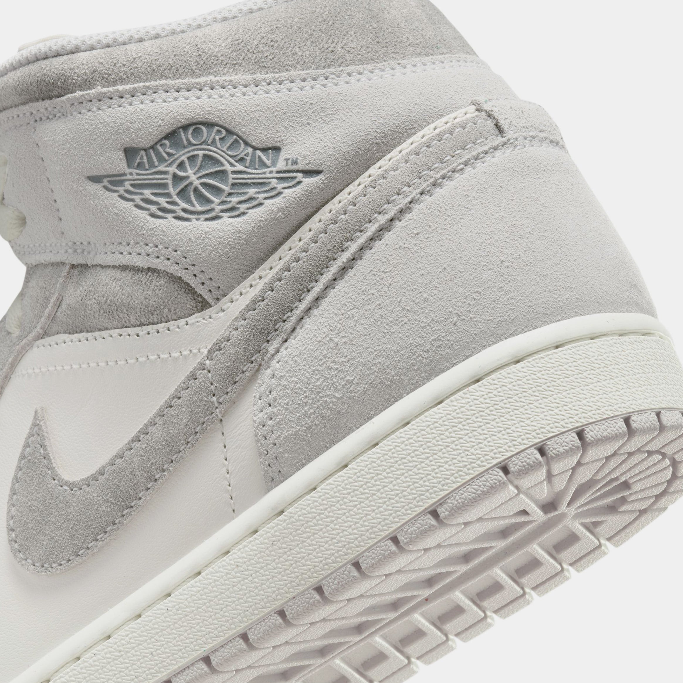 Air Jordan 1 Retro Mid Neutral Grey Mens Lifestyle Shoes (Neutral Grey/Sail/Smoke Grey)