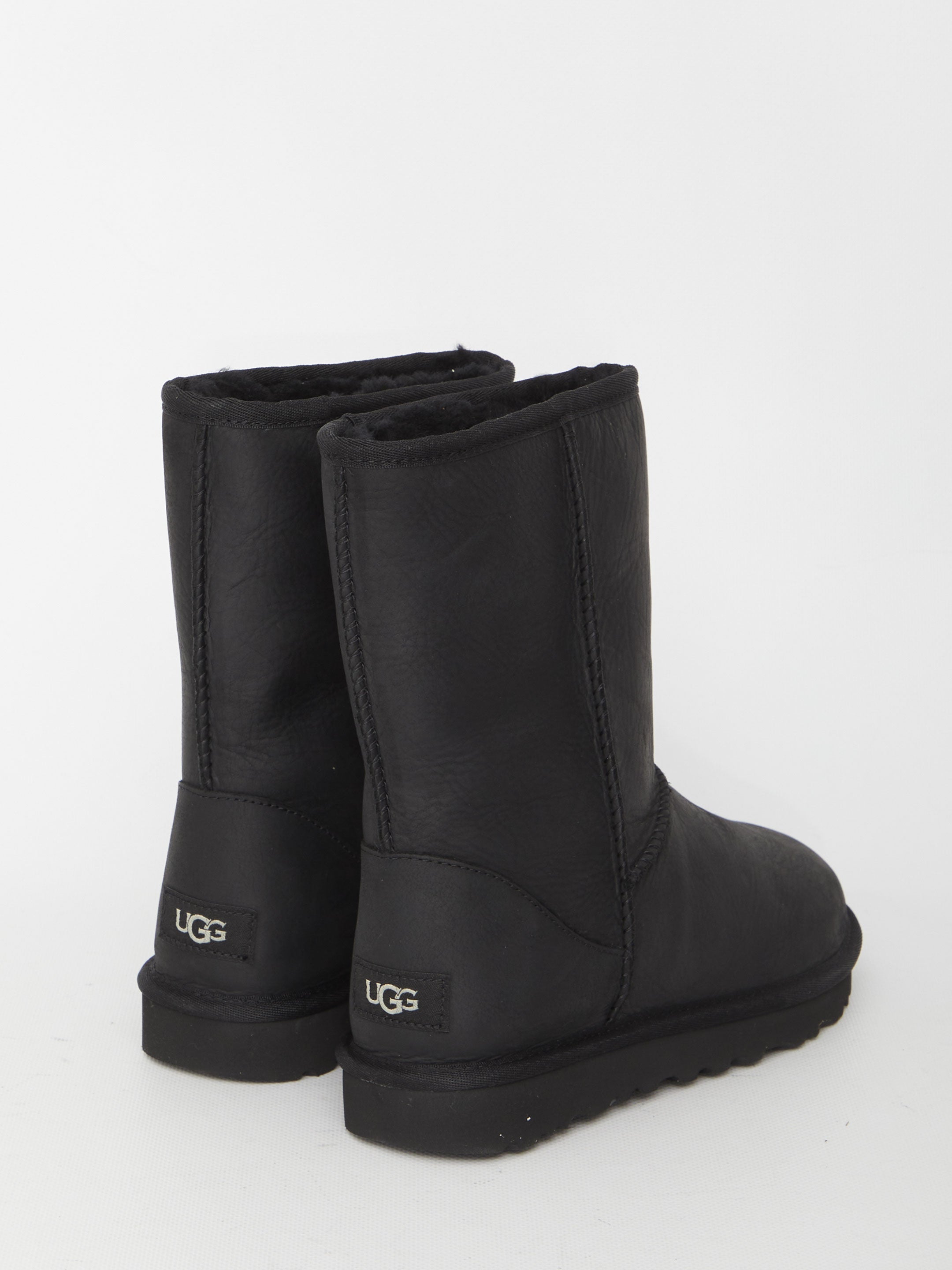 Classic Short Leather Ugg