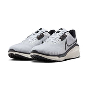 Men's Nike Vomero 17 Running Shoe - White/Black/Pure Platinum/Vintage Green - Regular (D)