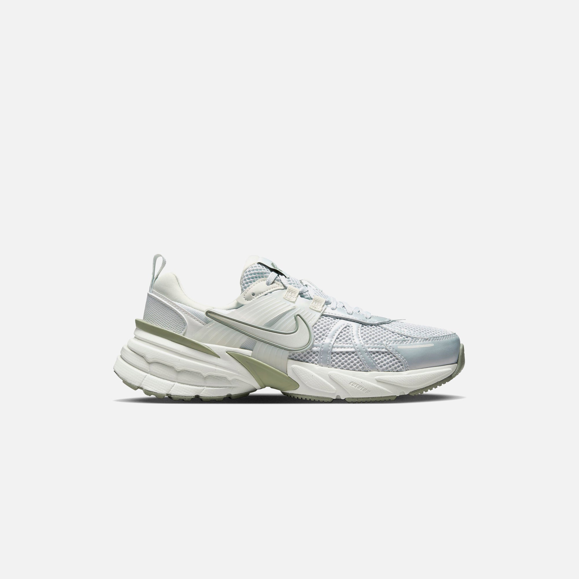 Nike WMNS V2K Run - Photon Dust / Light Silver / Summit White