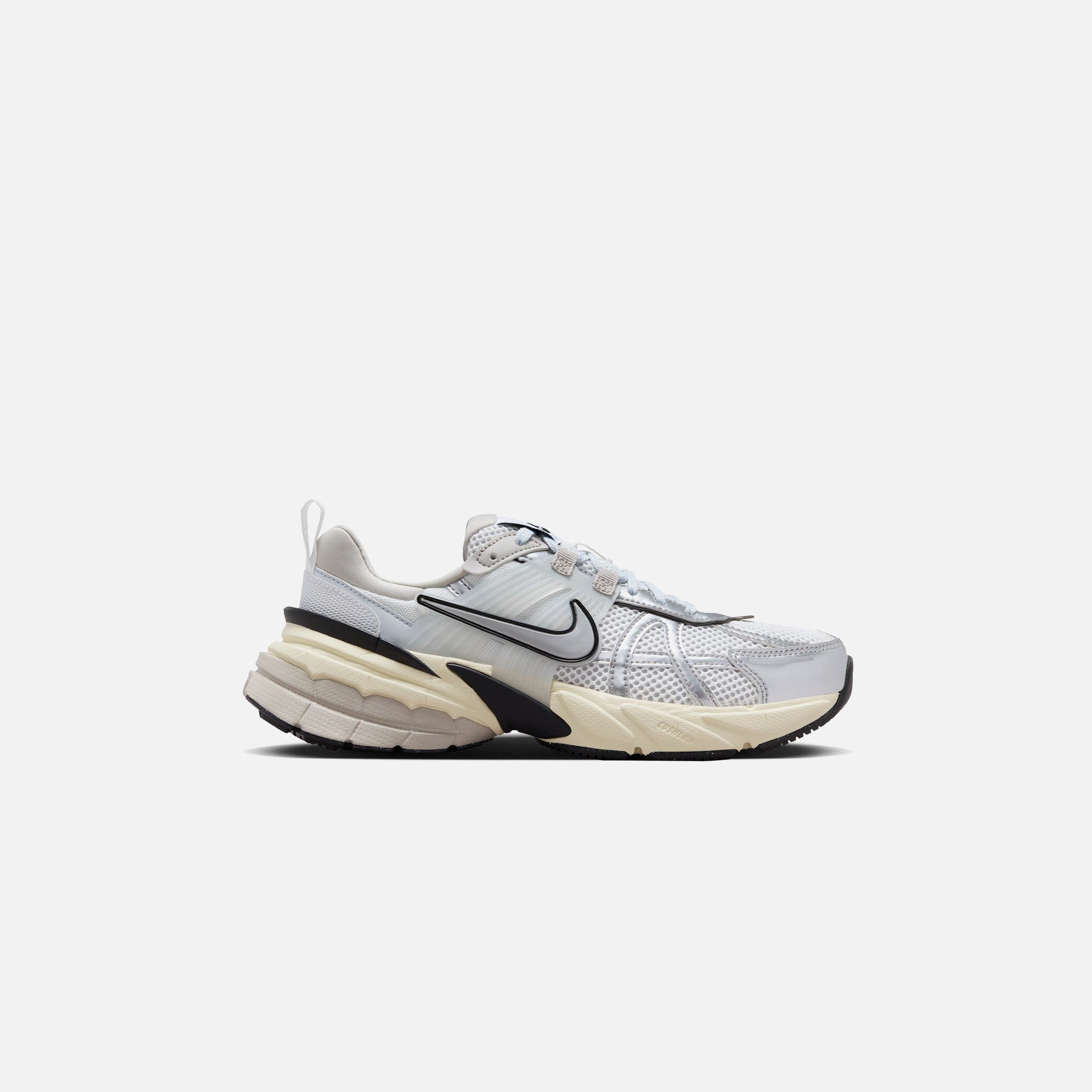 Nike WMNS V2K Runtekk - Summit White / Metallic Silver