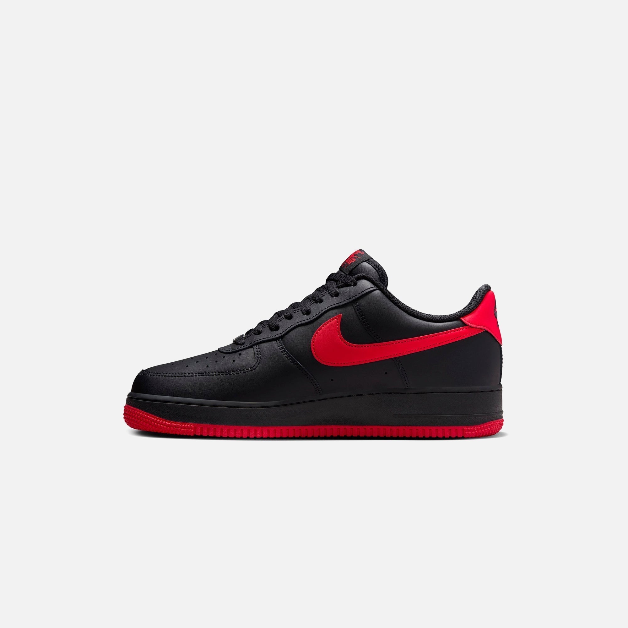 Nike Air Force 1 '07 - Black / University Red