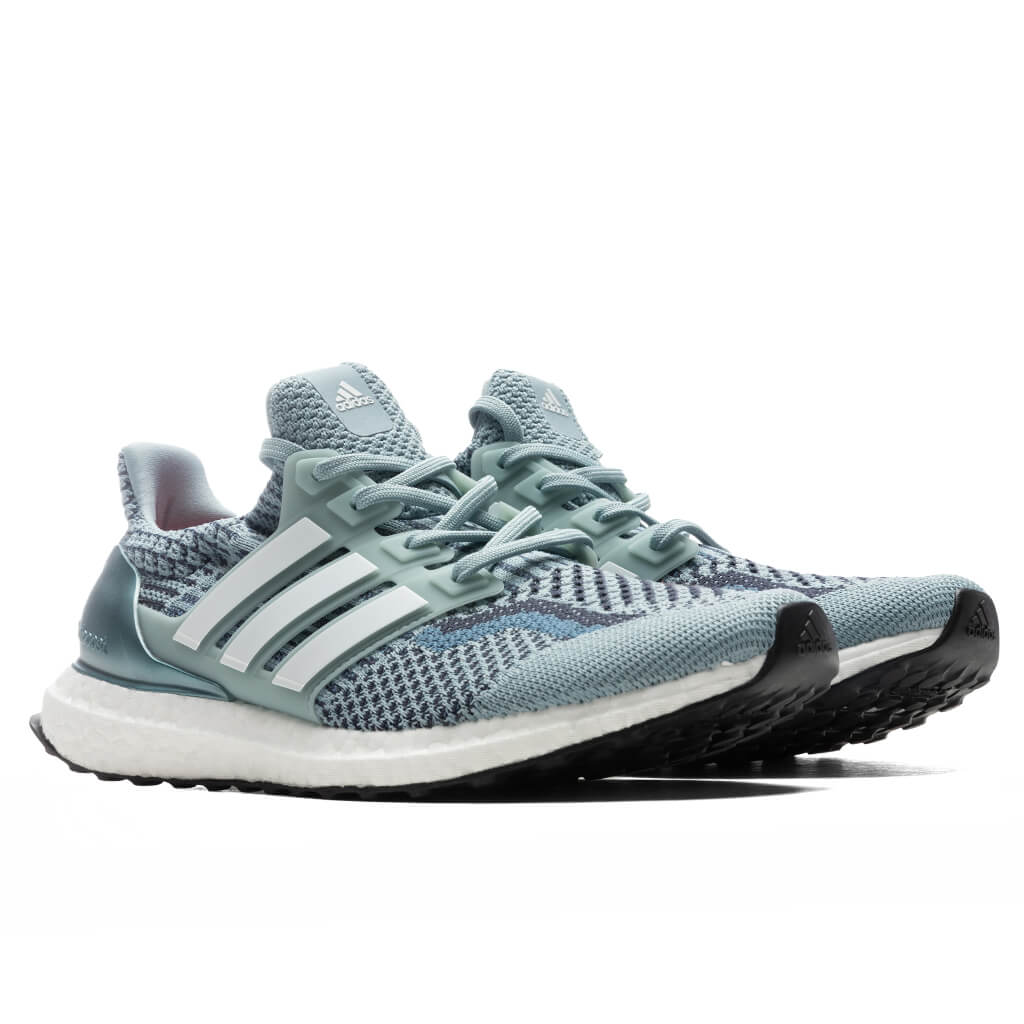 Adidas-Originals-Ultraboost-5.0-DNA---Magic-Grey-Shadow-Navy-GY0312-03-08-22---Feature-2.jpg