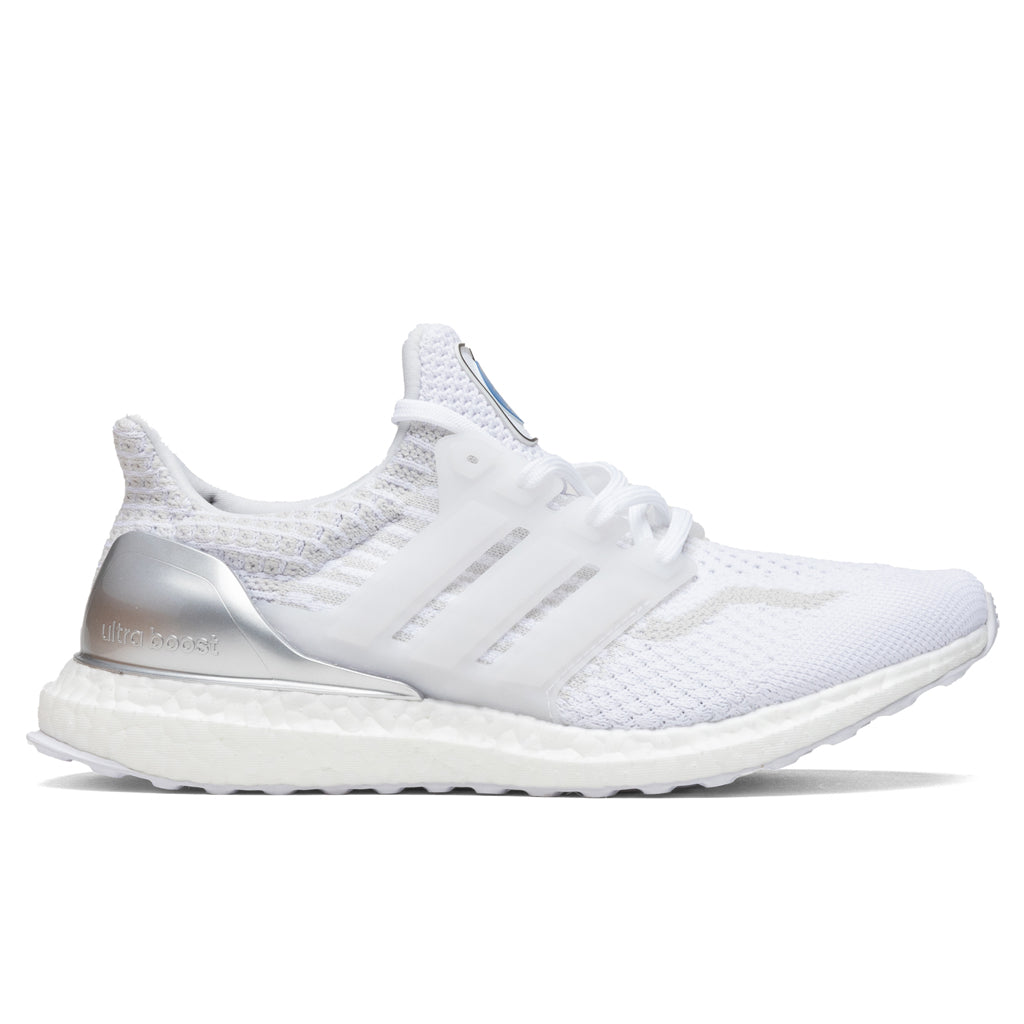 Adidas-Ultraboost-5.0-DNA-Women_s---Cloud-White-Grey-One-FY9874---12-27-2020---01.jpg