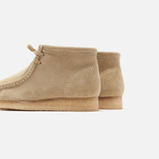 Clarks WMNS Wallabee Boot - Maple Suede