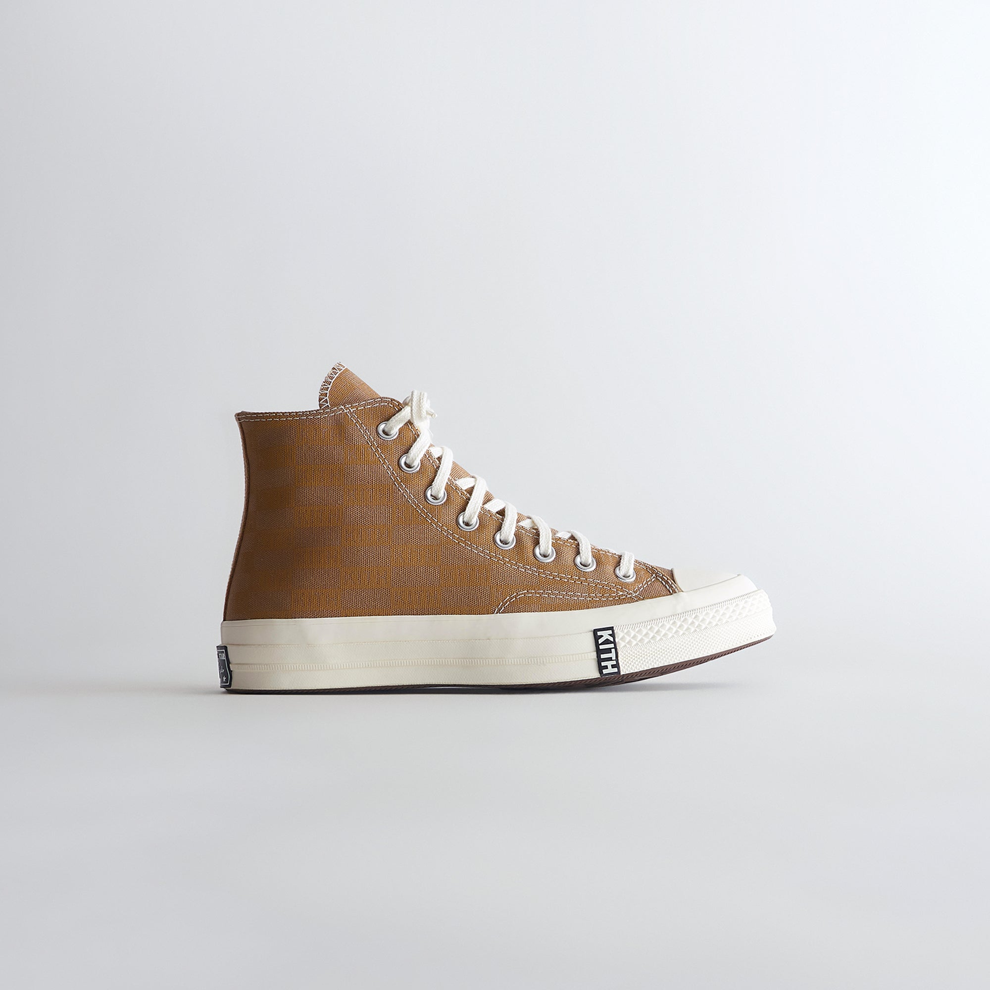 CNA01623C-Converse-KITH-AOP-Chuck-70-Tanin-Kelp-Egret-SP_14323.jpg