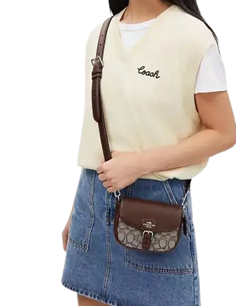 Coach-Amelia-Saddle-Bag-In-Signature-Jacquard-4-02_076fce56-cfad-4d9f-a91a-0a33f5d7741b.png