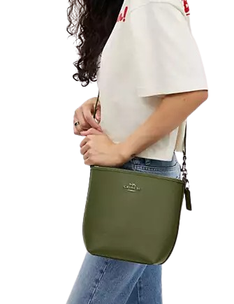 Coach-City-Bucket-Bag-In-Double-Face-Leather-4-02.png