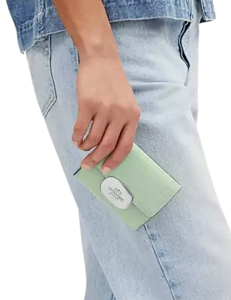 Coach-Eliza-Small-Wallet-6-02_e00ad57b-9286-415b-8e11-bda03988a449.png