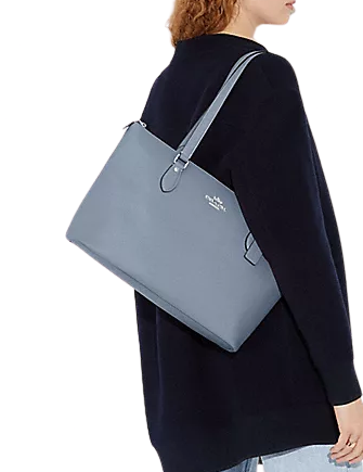 Coach-Gallery-Tote-8-02_b451a6d0-8b46-46fe-9fbd-bce65172e3ab.png