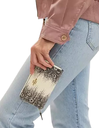 Coach-Medium-Id-Zip-Wallet-3-02.png