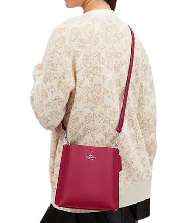 Coach-Mollie-Bucket-Bag-227-02_57ea0242-55f5-4ab4-9e36-7f9ce7127f67.png