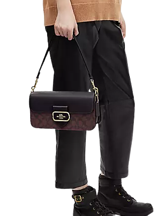 Coach-Morgan-Shoulder-Bag-In-Signature-Can-v4-02.png