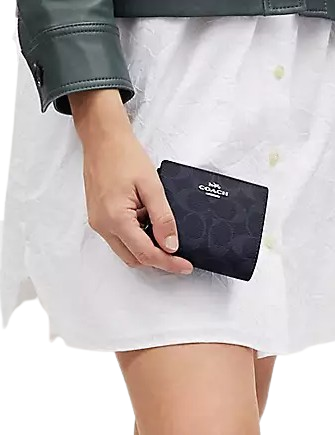 Coach-Snap-Wallet-In-Signature-Canvas-3-02.png