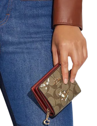 Coach-Snap-Wallet-In-Signature-Canvas-With-Dancing-Kitten-Print-3-02.png