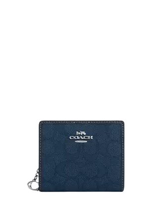 Coach-Snap-Wallet-In-Signature-Jacquard-5-01.png