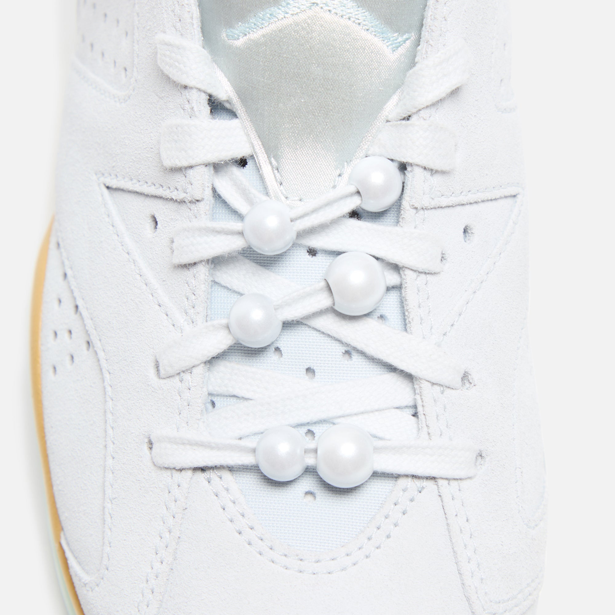 Jordan WMNS Air Jordan 6 Retro - Pure Platinum / Metallic Gold / Coconut Milk / Glacier Blue