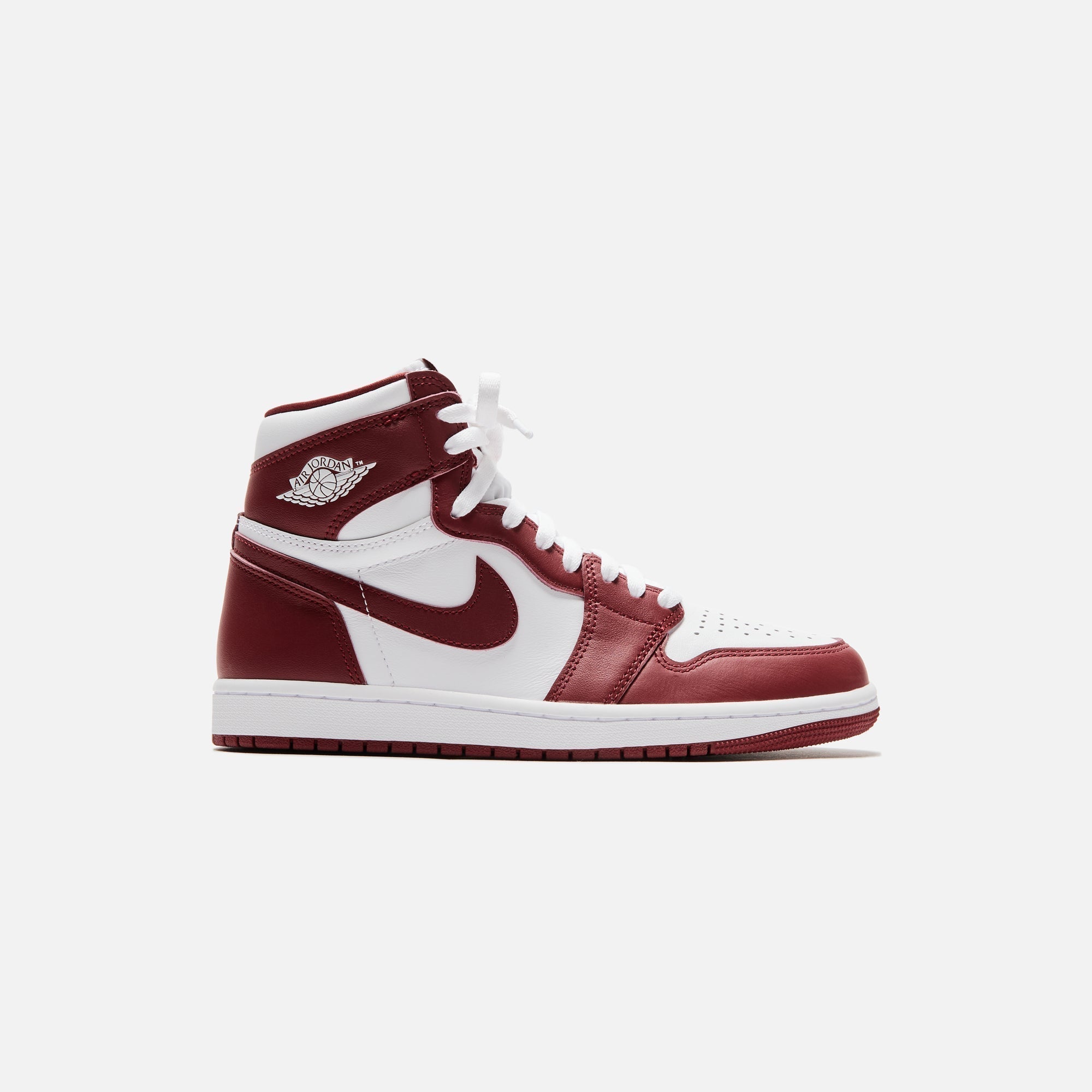 JBDZ5485-160AirJordan1RetroHighOgWhiteTeamRed_7145.jpg