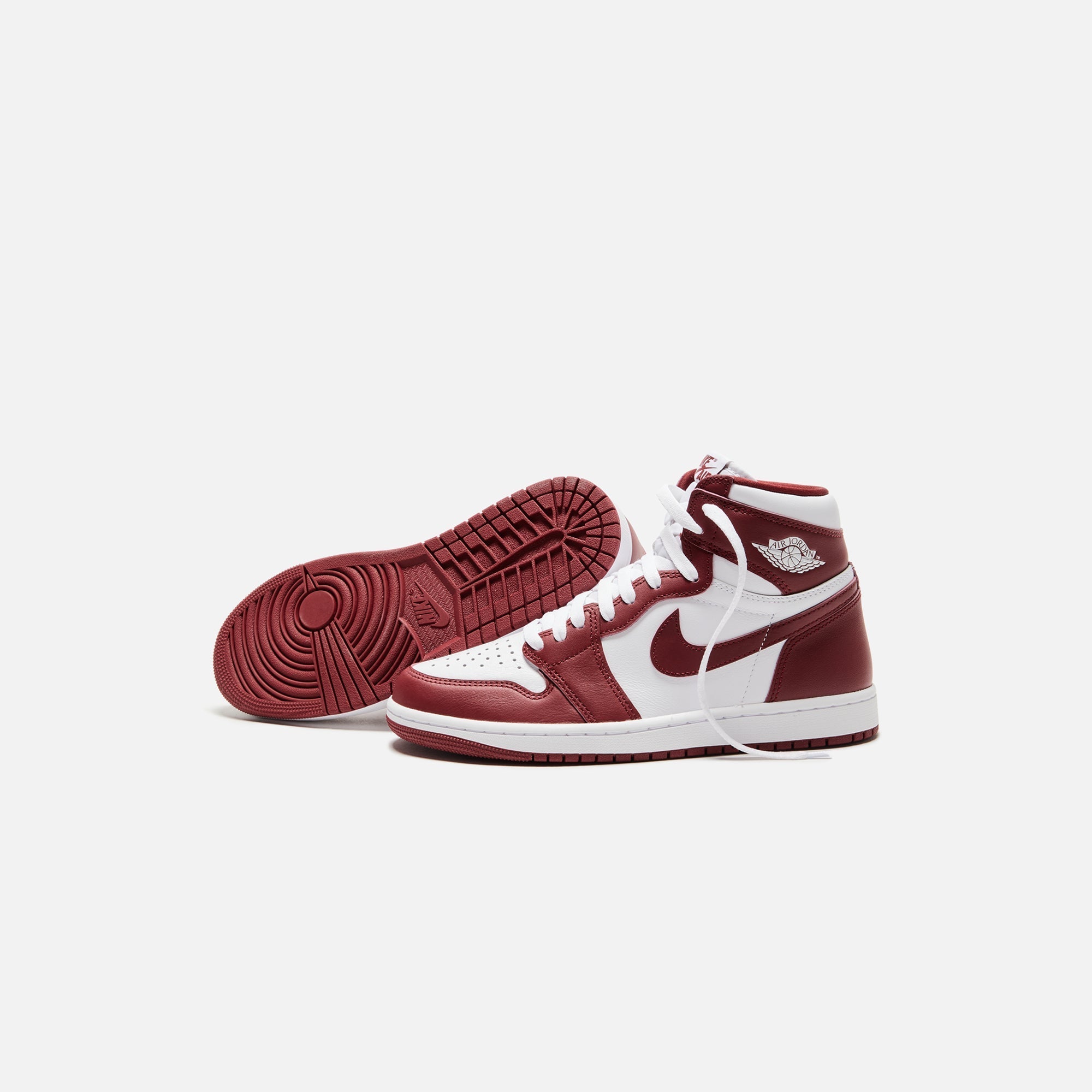 Nike Air Jordan 1 Retro High OG - White / Team Red