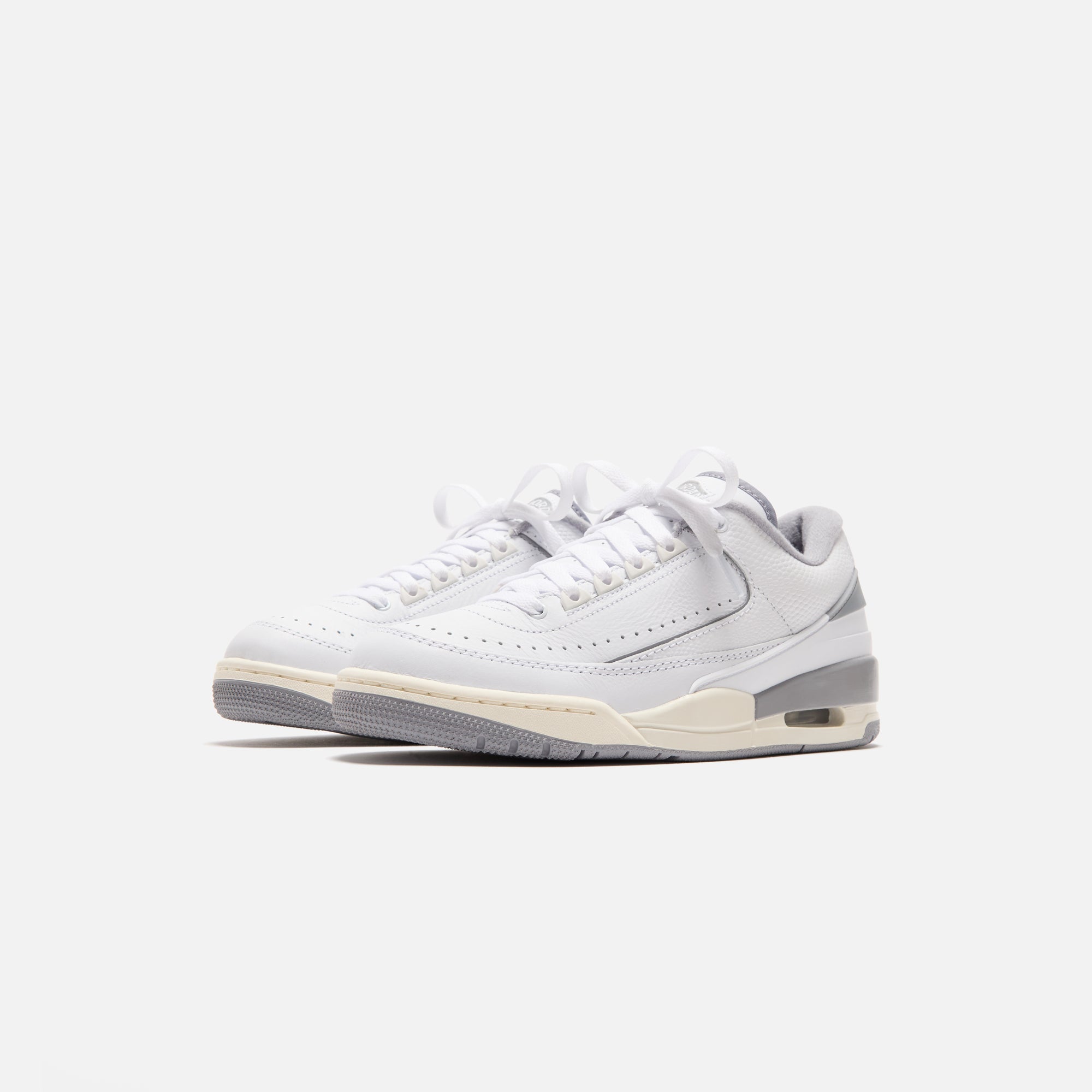 JBFD0383-101Jordan23WhiteCementGreySail_1539.jpg