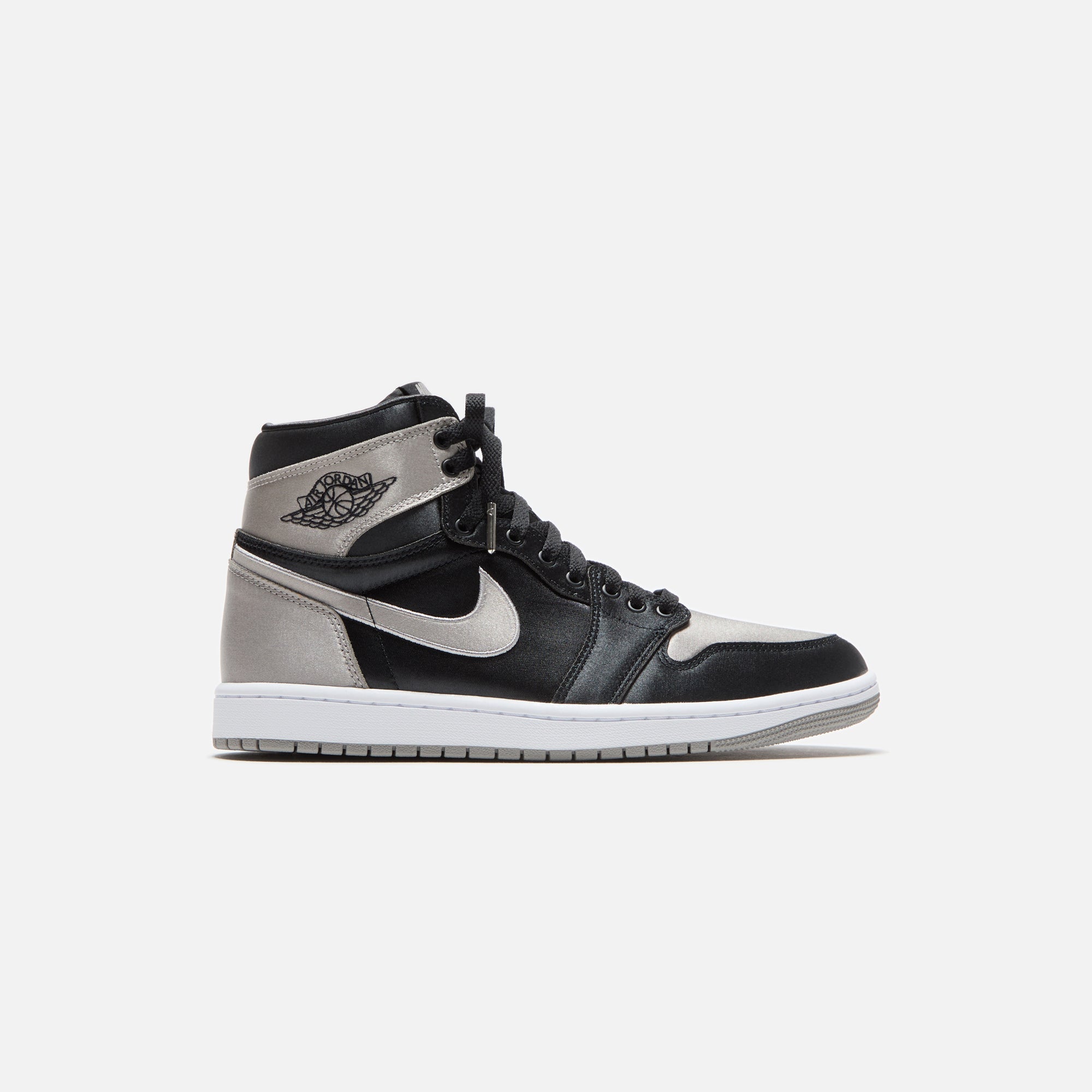 JBFD4810-010AirJordan1RetroHighOgBlackMediumGreyWhite_7050.jpg