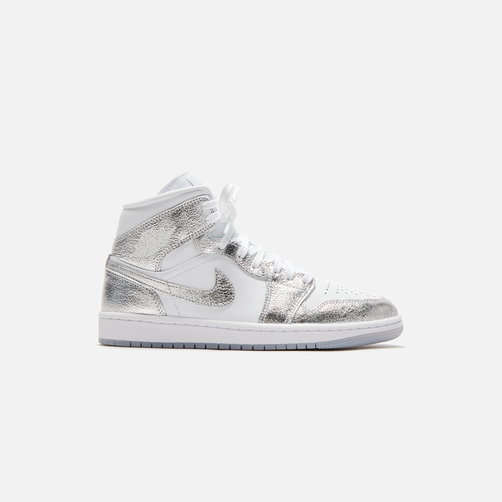 Jordan WMNS Air Jordan 1 Mid SE - White / Metallic Silver