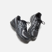 New Balance 740 - Black / Silver Metallic