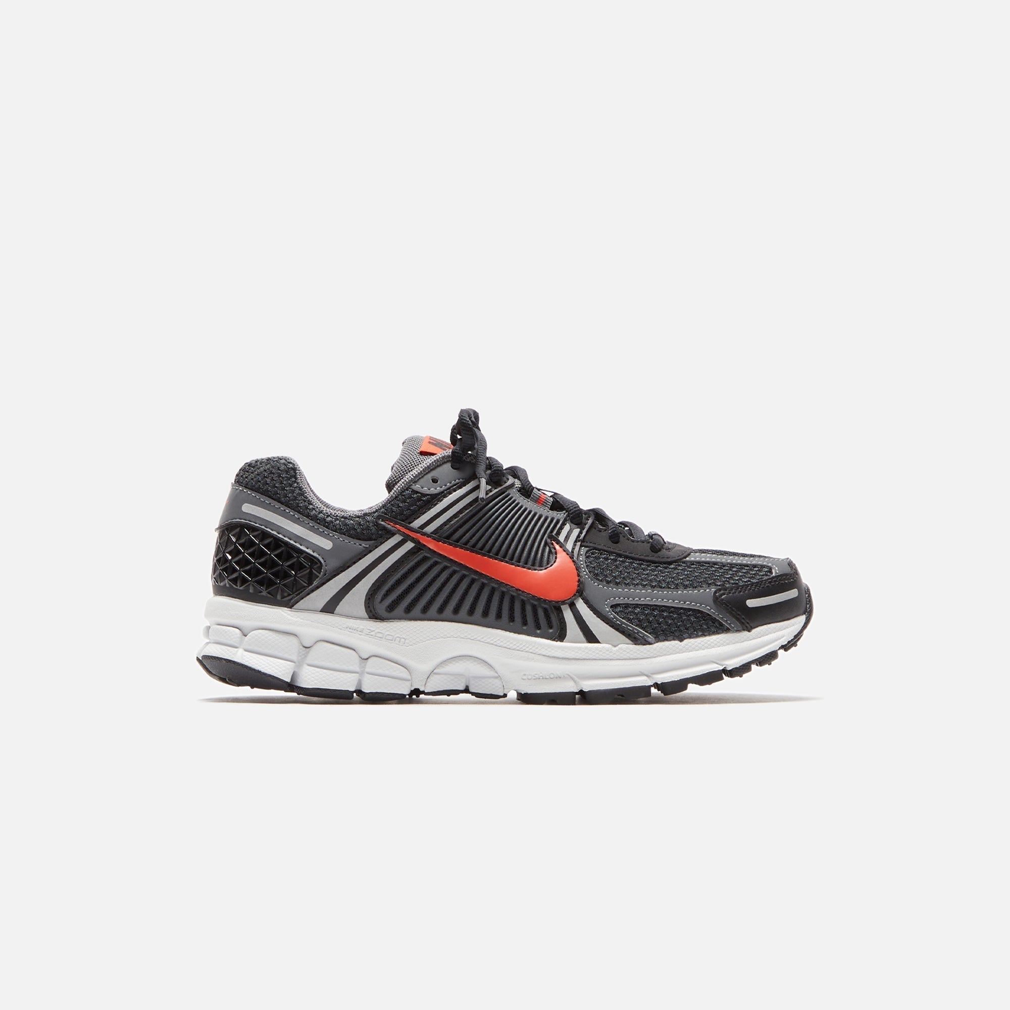 Nike Zoom Vomero 5 - Black / Picante Red / Iron Grey / Summit White