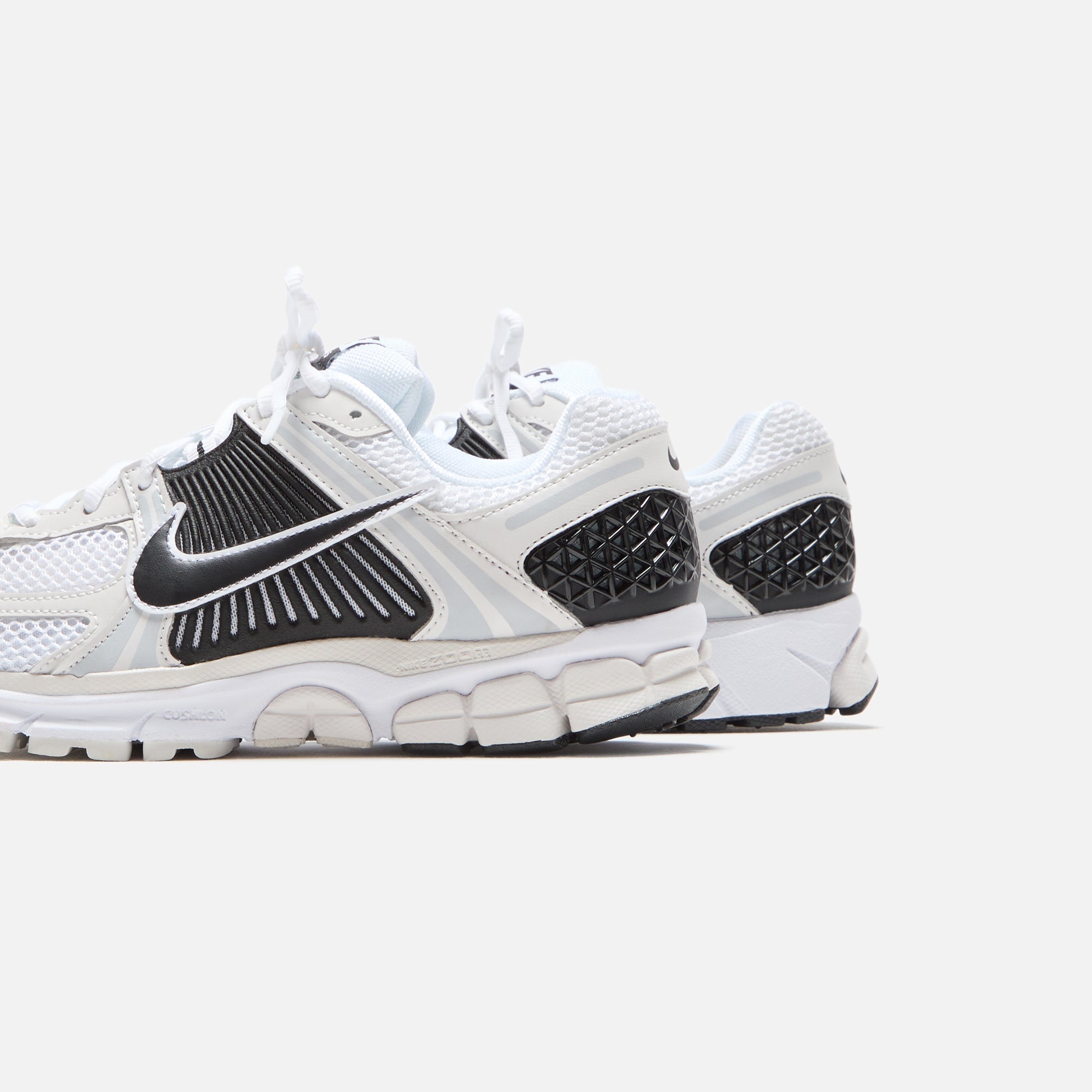 Nike Zoom Vomero 5 - White / Black / Platinum Tint / Metallic Platinum