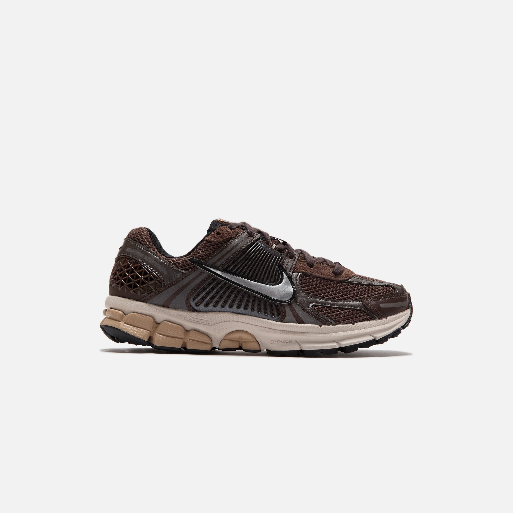 NKFN6742-201WNikeZoomVomero5C.O.R.BaroqueBrownChromeLtOrewoodBrnHempBlackWhite_0283.jpg