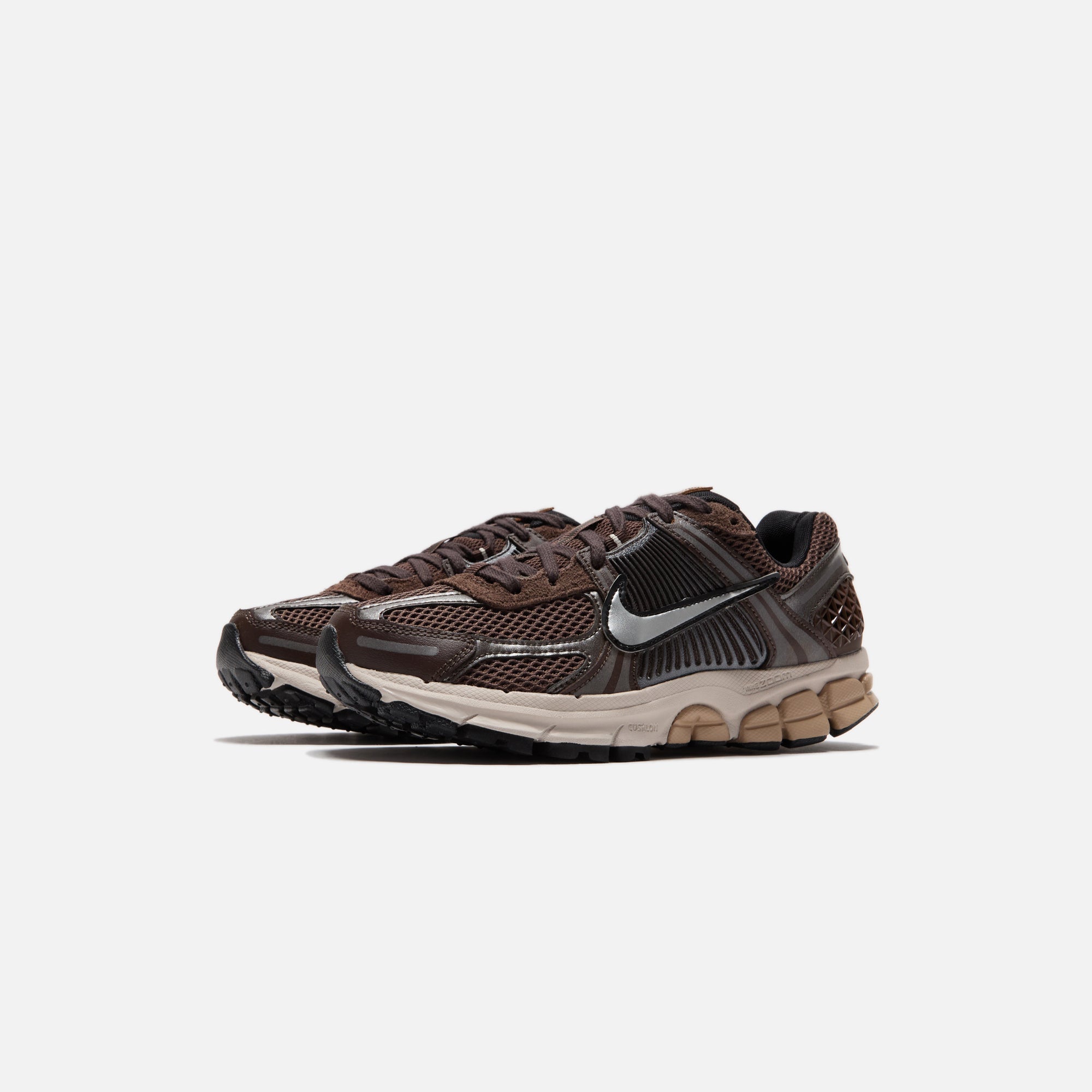 NKFN6742-201WNikeZoomVomero5C.O.R.BaroqueBrownChromeLtOrewoodBrnHempBlackWhite_0284.jpg