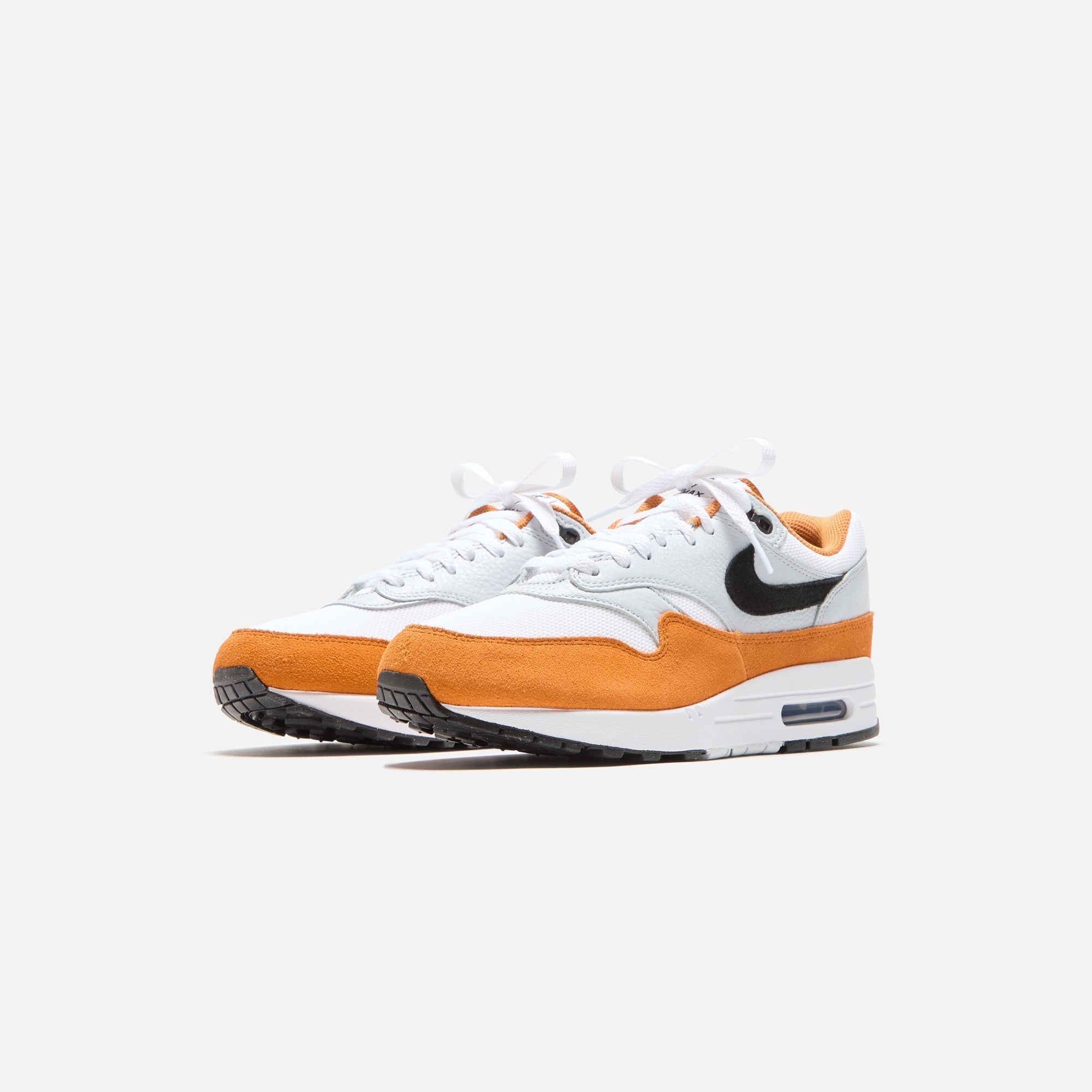 NKFN6952-101NikeAirMax1EssWhiteBlackMonarch_0153.jpg