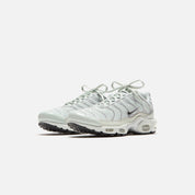 Nike WMNS Air Max Plus - Light Silver / Black / Chrome /  Light