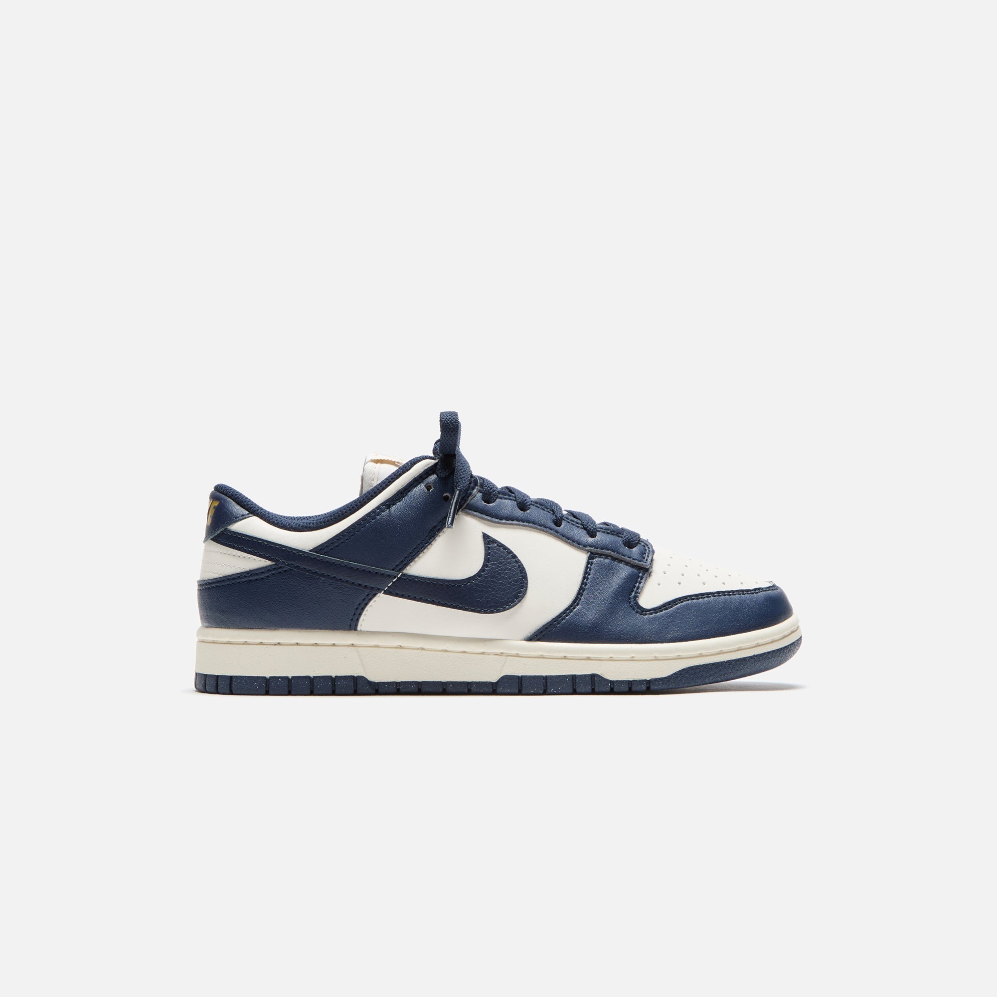 NKFZ6770-001WNikeDunkLowNnOlyPhantomObsidian-PaleIvory-MtlcGold_4403.jpg