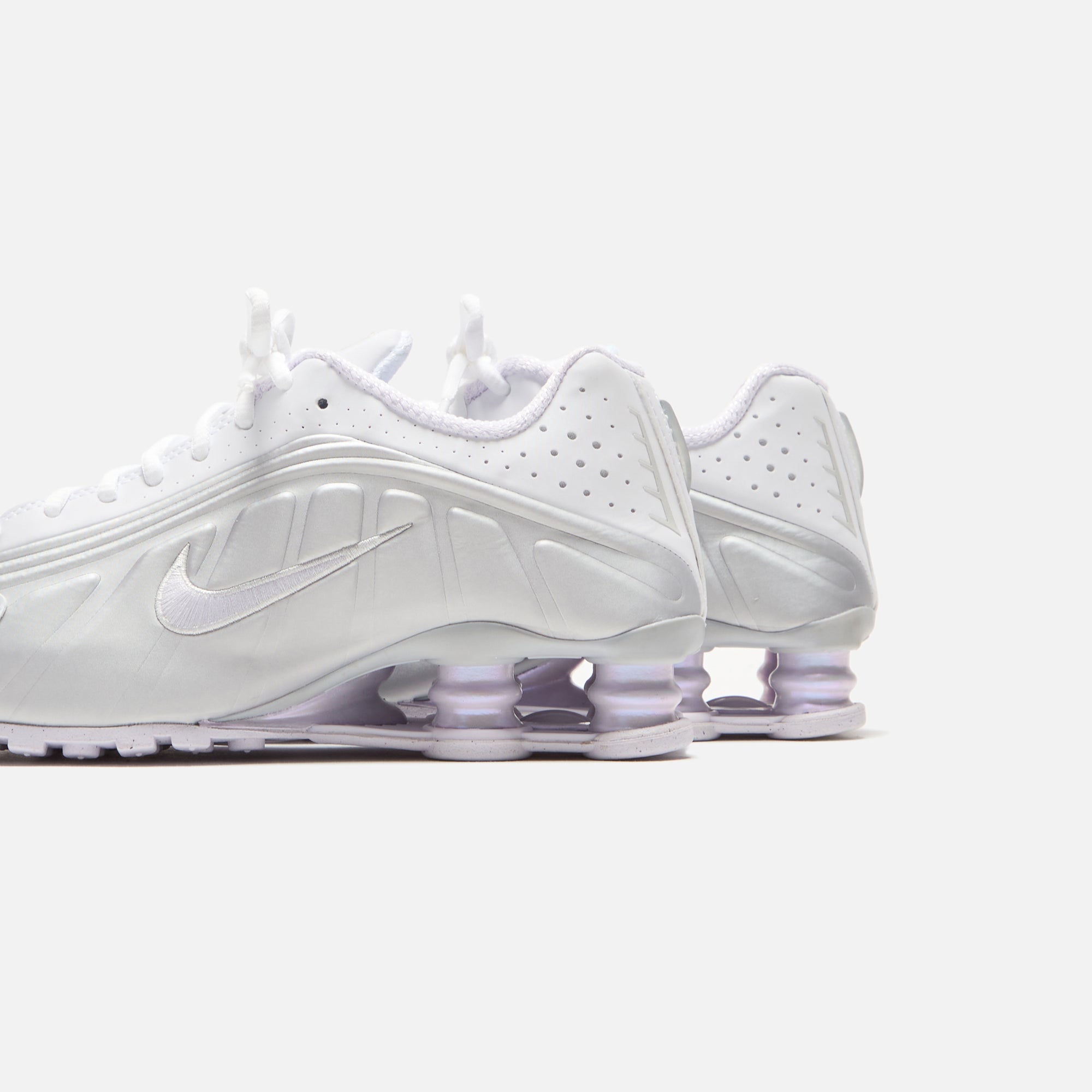 Nike WMNS Shox R4 - White / Metallic Platinum / Platinum Tint / Barely Grape