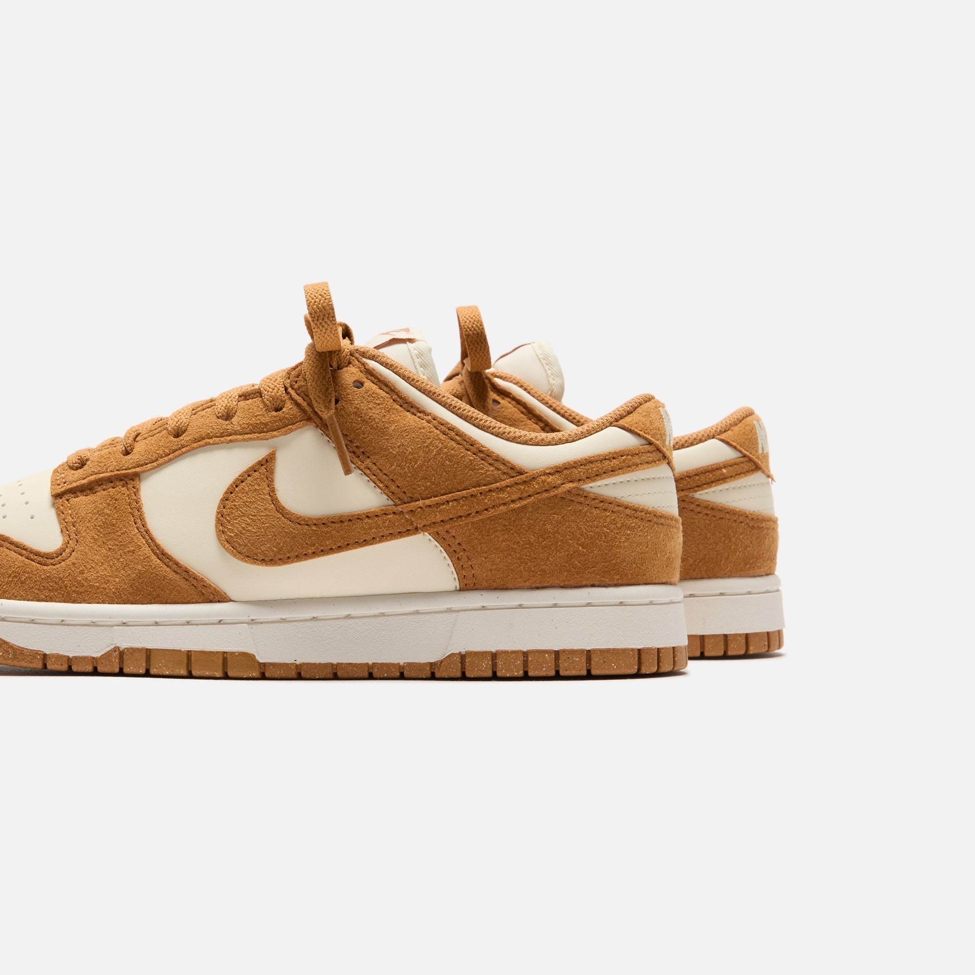 Nike WMNS Dunk Low - Coconut Milk / Flax / Sail