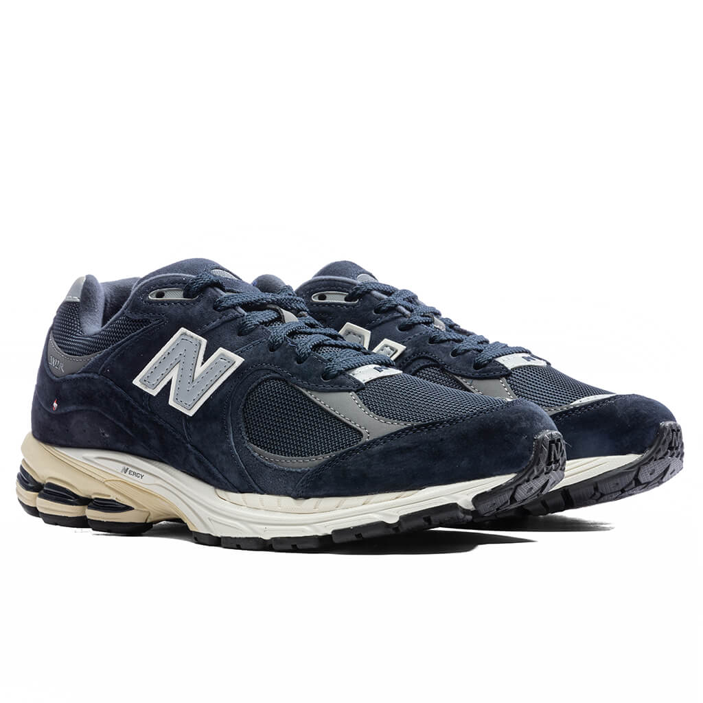 New-Balance-2002---Eclipse-M2002RCA-01-12-23-Feature-DV-4.jpg