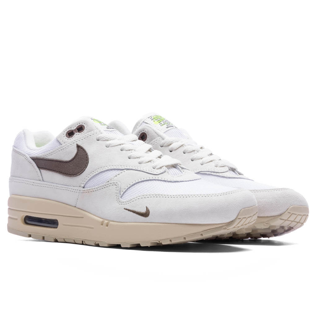 Nike-Air-Max-1---Sail-Ironstone-White-Rattan-DZ4494-100-12-23-22-Feature-VR-5_bfe67a31-2236-46b4-a76a-74677ff2f149.jpg