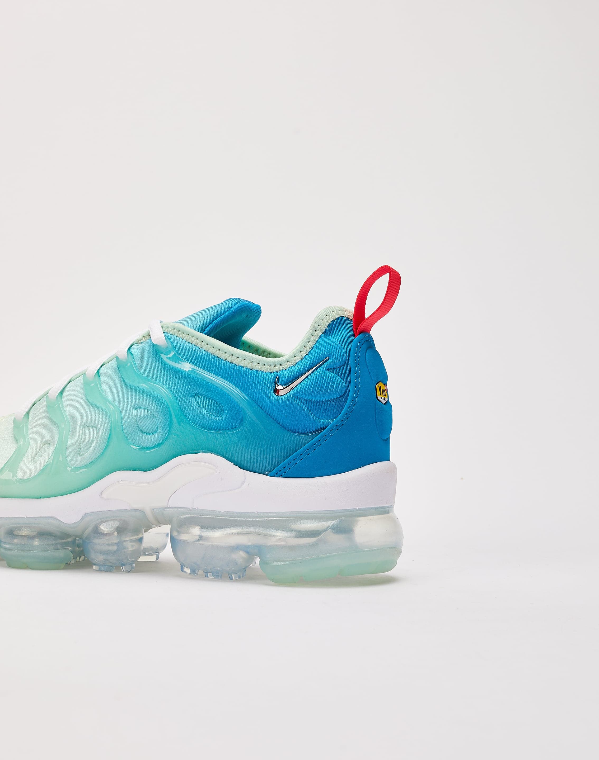 NIKE AIR VAPORMAX PLUS