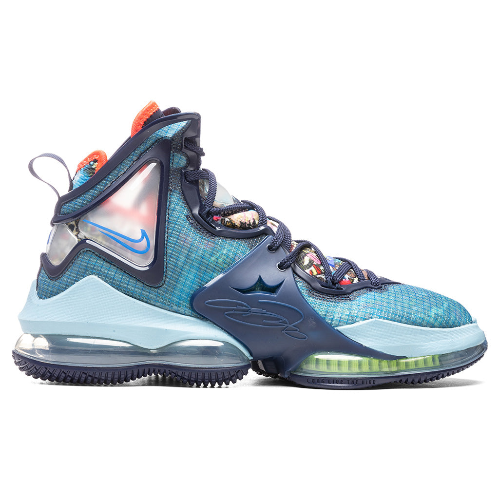 Nike-LeBron-19---Blackened-Blue-Medium-Blue-Worn-Blue-CZ0203-400---06-29-22---Feature--JP.jpg