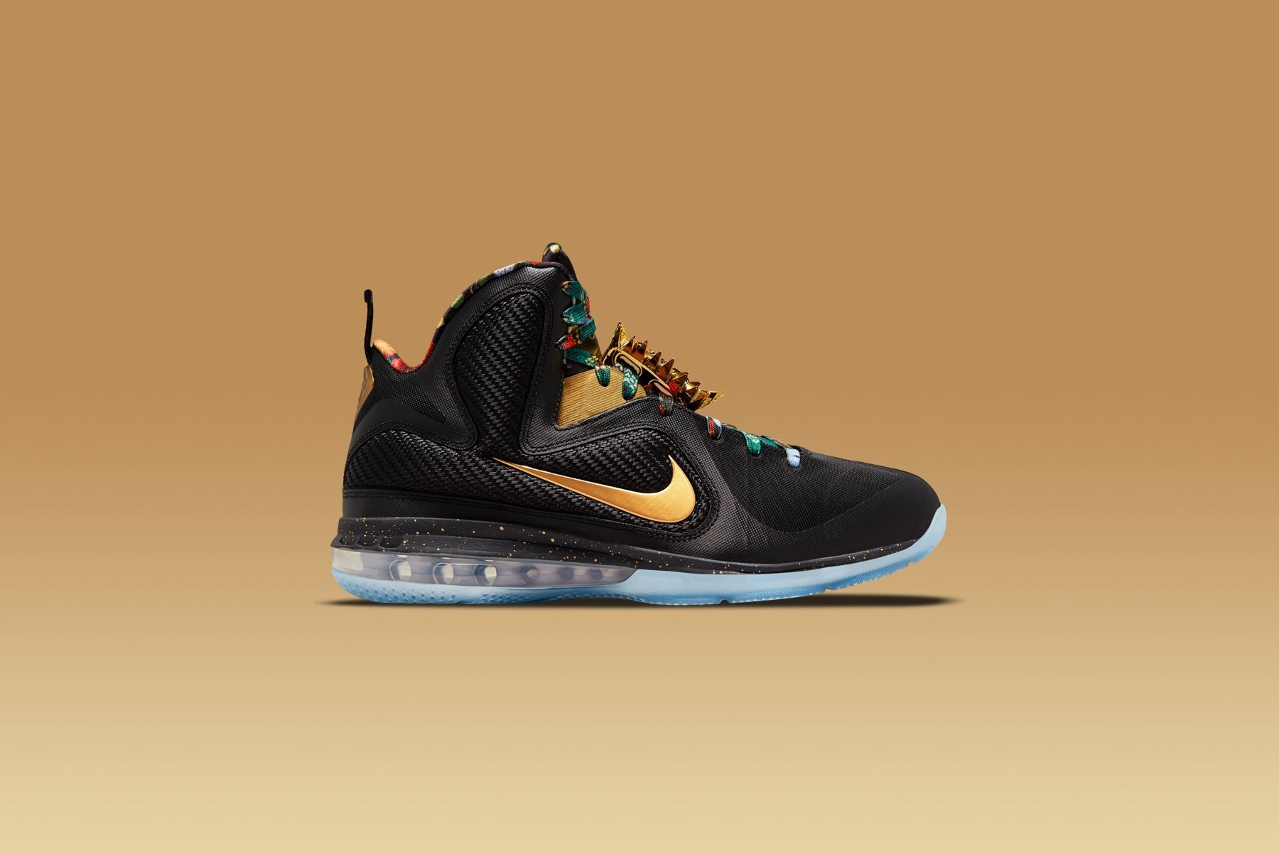 Nike-LeBron-9---Watch-the-Throne---Black-Metallic-Gold-DO9353-001--Feature---January-03-2022---01_28b60e38-9eeb-4598-98a2-2a273fd50cb5.jpg